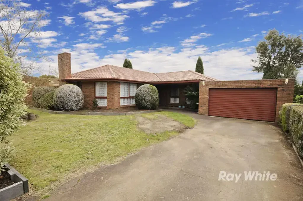 Spacious Family Home Close to Schools and Knox Amenities