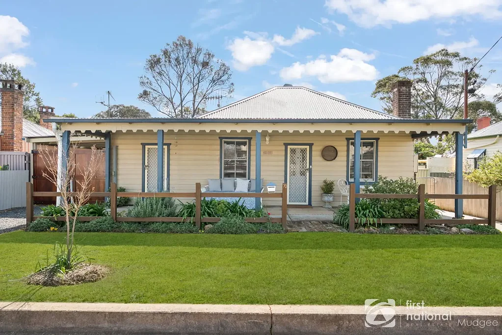 Gulgong 3 Bedroom FALL IN LOVE WITH THE COTTAGE, LOSE YOURSELF IN THE GARDENS