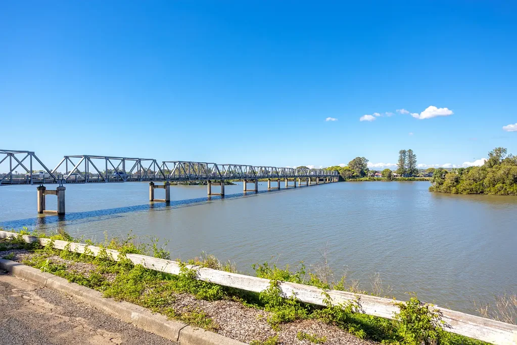 Taree 3 Bedroom A Riverfront Retreat with Solid Returns