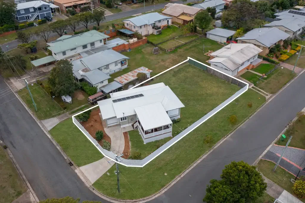 Eastern Heights 3Zimmer Fully Renovated Home in Sought-After Eastern Heights - Don’t Miss This Opportunity – Offers Invited!