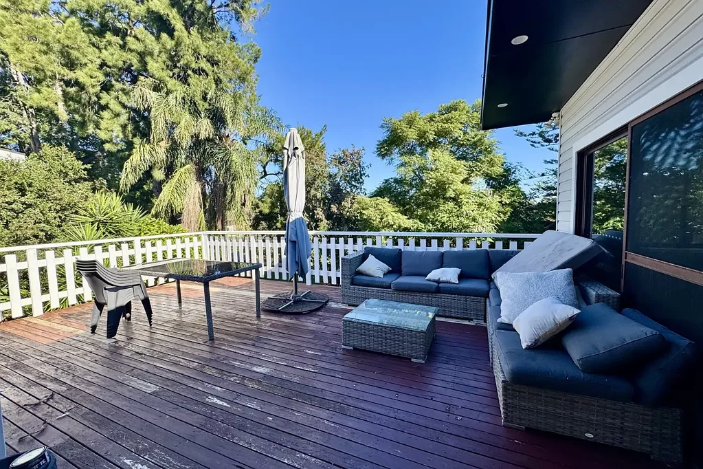 Family Entertainer with Pool, Flexible Living Spaces & Quiet Cul-de-Sac Location