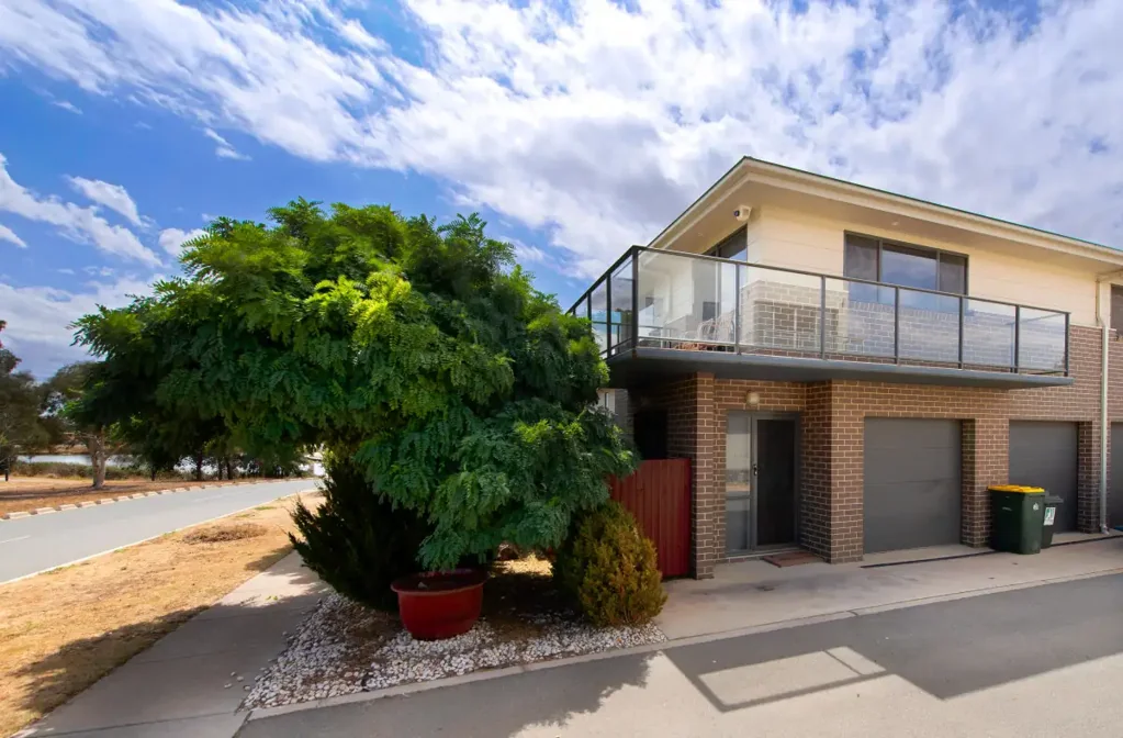 2/1 Cammack Lane, Forde, ACT 2914