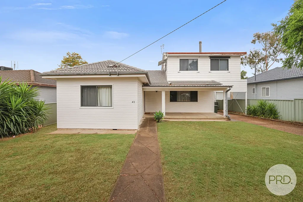43 Churchill Street, Tamworth, NSW 2340