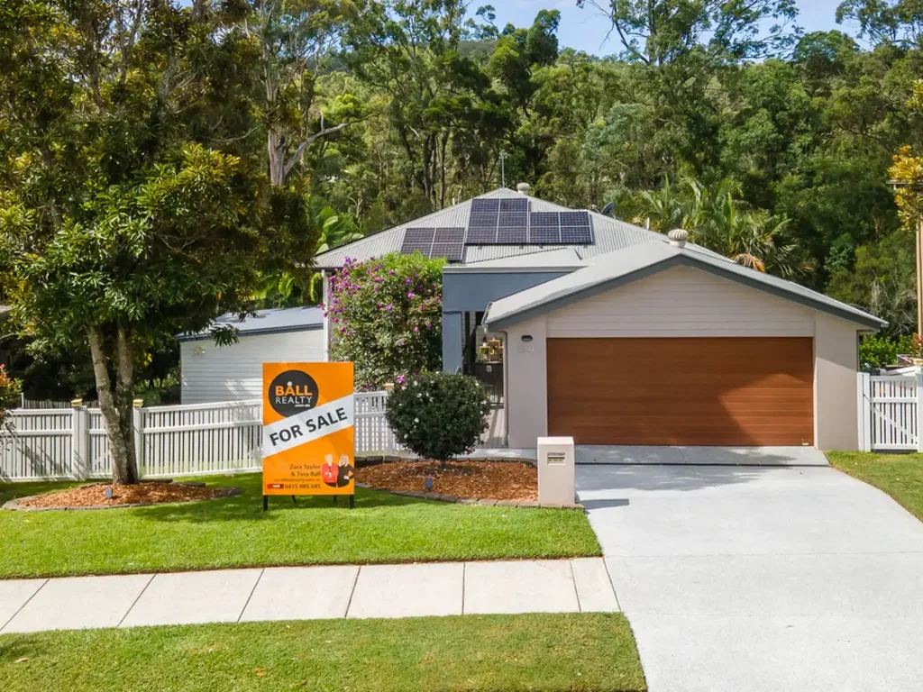 Oxenford 4Phòng ngủ Private Oasis Backing Onto Bushland – Ultimate Family living - Solar & Battery Powered