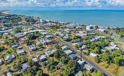Yeppoon 2chambre Elevated Coastal Charm with Space, Views and Side Access