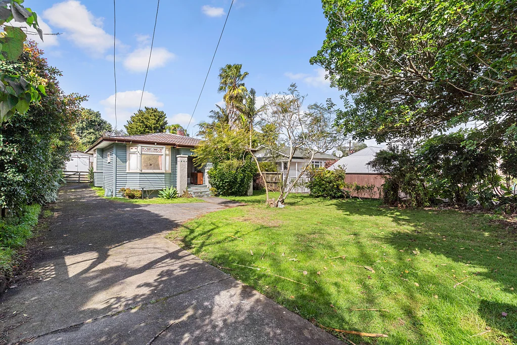 Epsom 3ਬੈੱਡਰੂਮ Endless Potential in DGZ 1053m2 Freehold