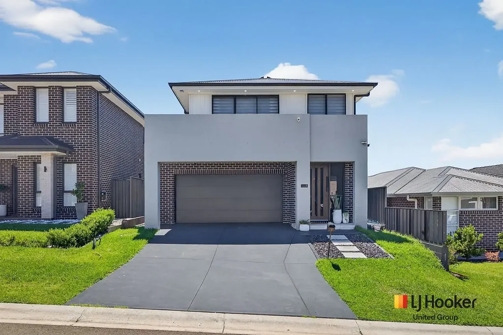 9 McMillan Street, Gregory Hills, NSW 2557