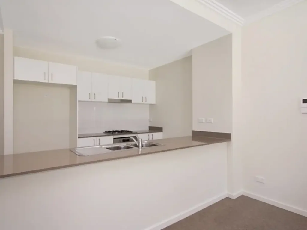 Spacious One Bedroom Apartment with Floorboards