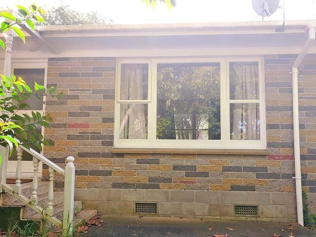 2 BEDROOMS IN EPSOM