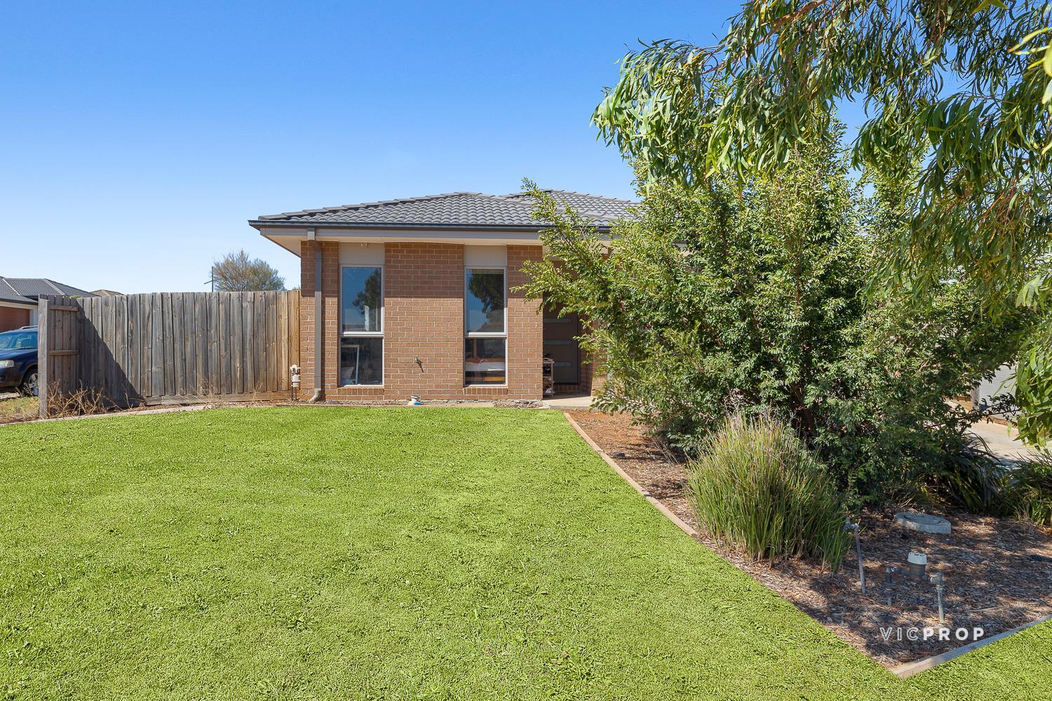 11 HINKLER CR, BROOKFIELD VIC 3338, 0 Kuwarto, 0 Banyo, House