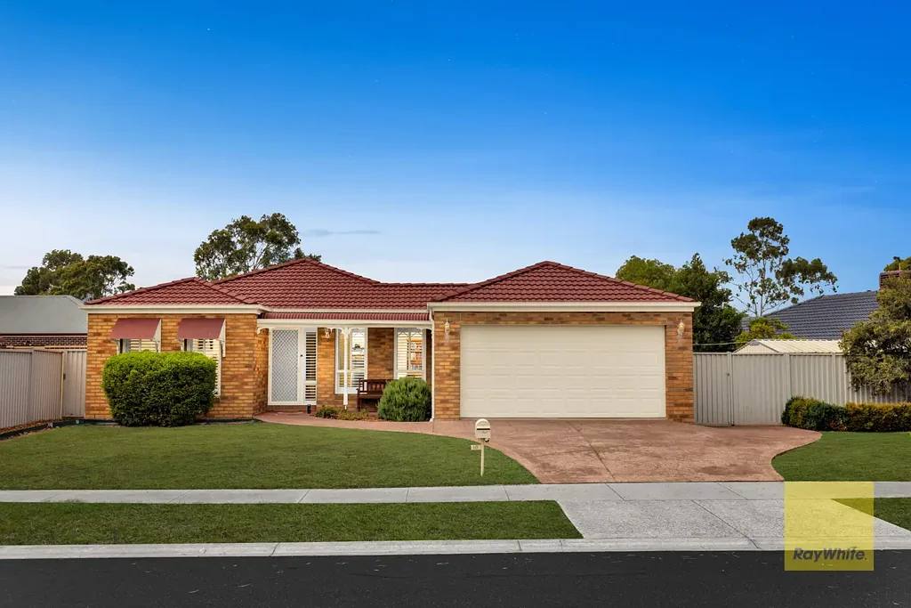 10 Abbington Crescent, Caroline Springs, VIC 3023