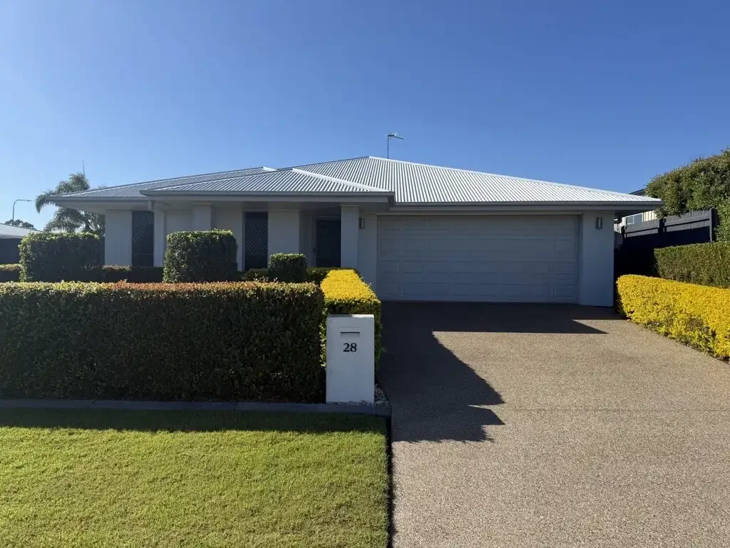 Executive 4-Bedroom Home in Prime Urraween Location – Garden Maintenance Included!