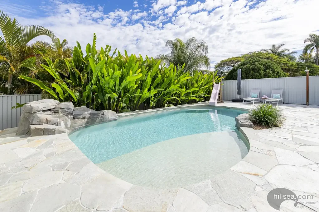 Biggera Waters 5Habitaciones ELEVATED RESORT-STYLE LIVING WITH HINTERLAND VIEWS