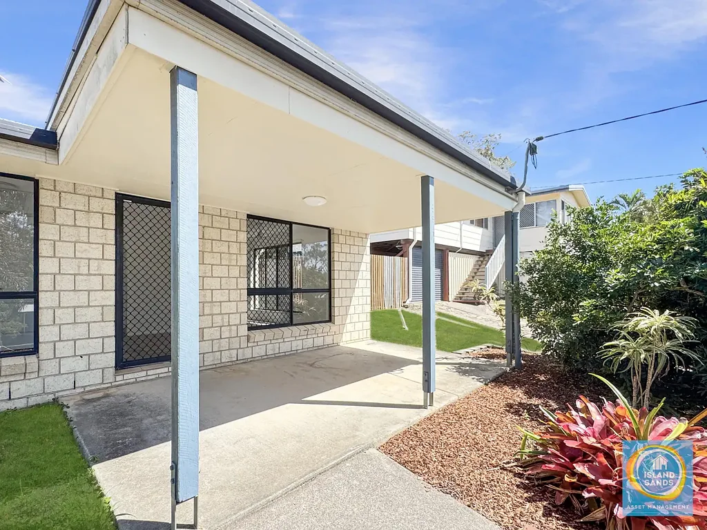 ELEVATED BLOCK, AIR CONDITIONED & RENOVATED LOW SET BRICK HOME