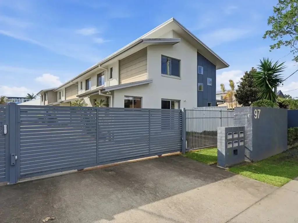 Coffs Harbour 3房  Coastal Townhouse 550 Metres to the Beach...