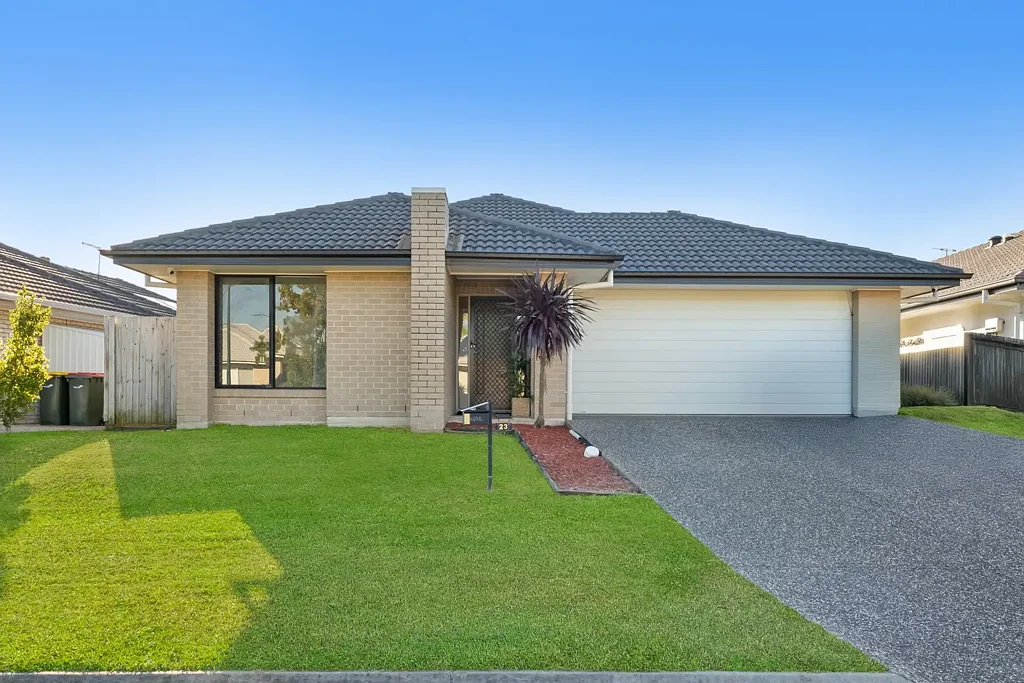 Mango Hill 4 Bedroom Premium Living: Exceptional 4-Bedroom Home in Capestone!