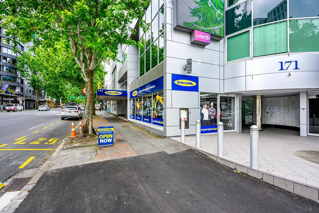 Auckland Central Excellent Retail Corner Exposure