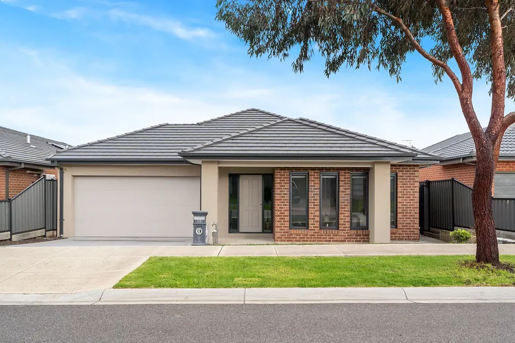 Craigieburn 4침실 Spacious Family Home with Multiple Living Areas on 448m²*