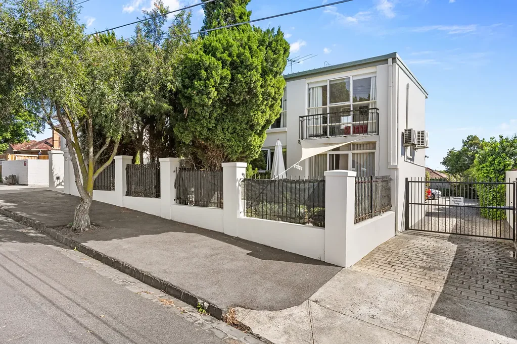 Brunswick West 1ห้องนอน Light-Filled Living in a Prime Brunswick West Pocket