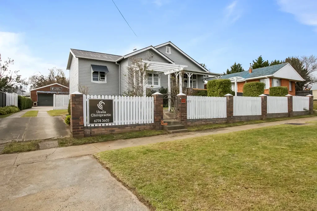 Uralla 3 Slaapkamer The Complete Package – Home, Studio & Commercial Investment.