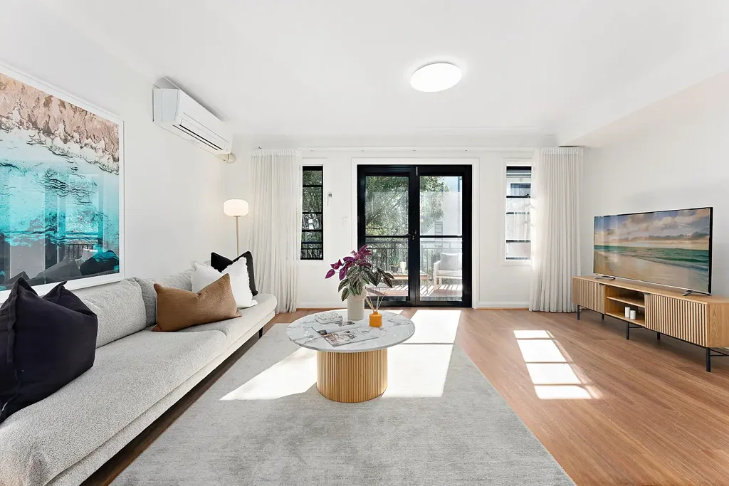 Lane Cove 3 Bedroom Substantial Townhome with Torrens Title in Sought-After Leisure Estate