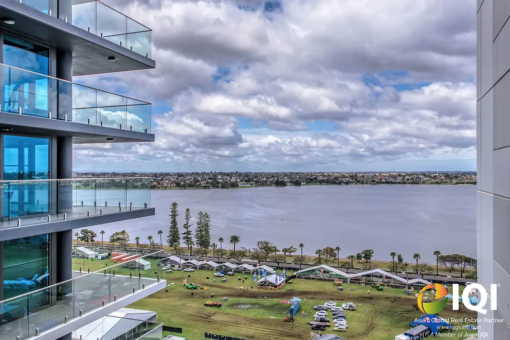 East Perth 2部屋 Luxury Apartment for Sale at Iconic Adagio Building!