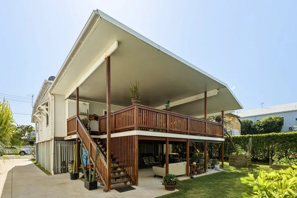 Margate 2房 位于 Margate 中心的独特魅力、宽敞空间和卓越户外生活 Character, Space & Exceptional Outdoor Living in the Heart of Margate