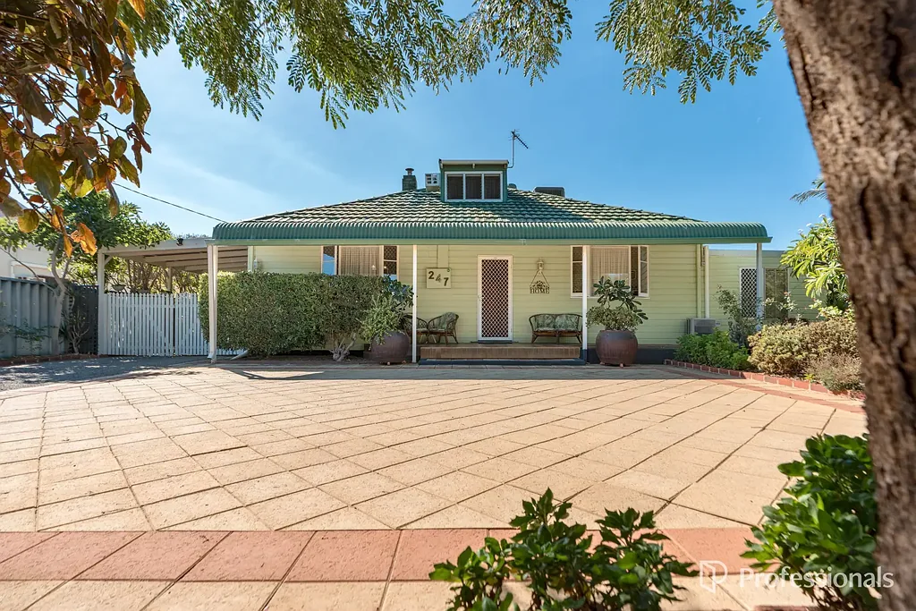 Wonthella 4房  Charming Cottage on R60 Block - Subdivide, Invest or Settle In