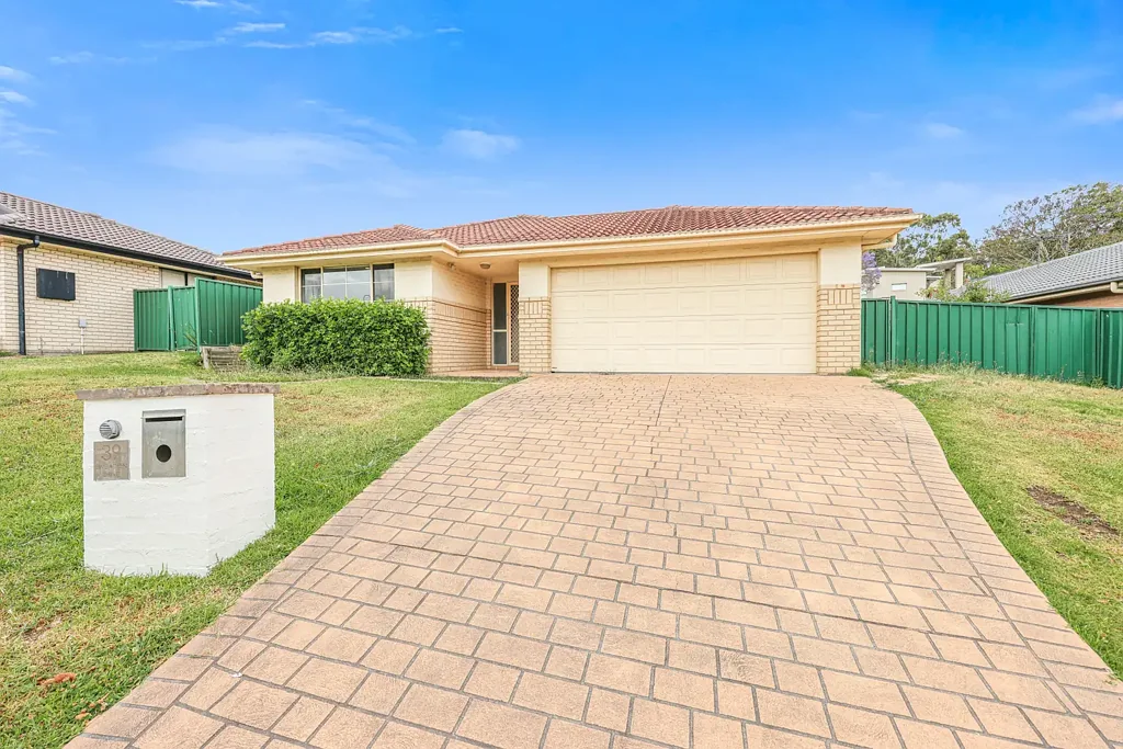 Muswellbrook 4房  Modern Family Living with Reserve Outlook