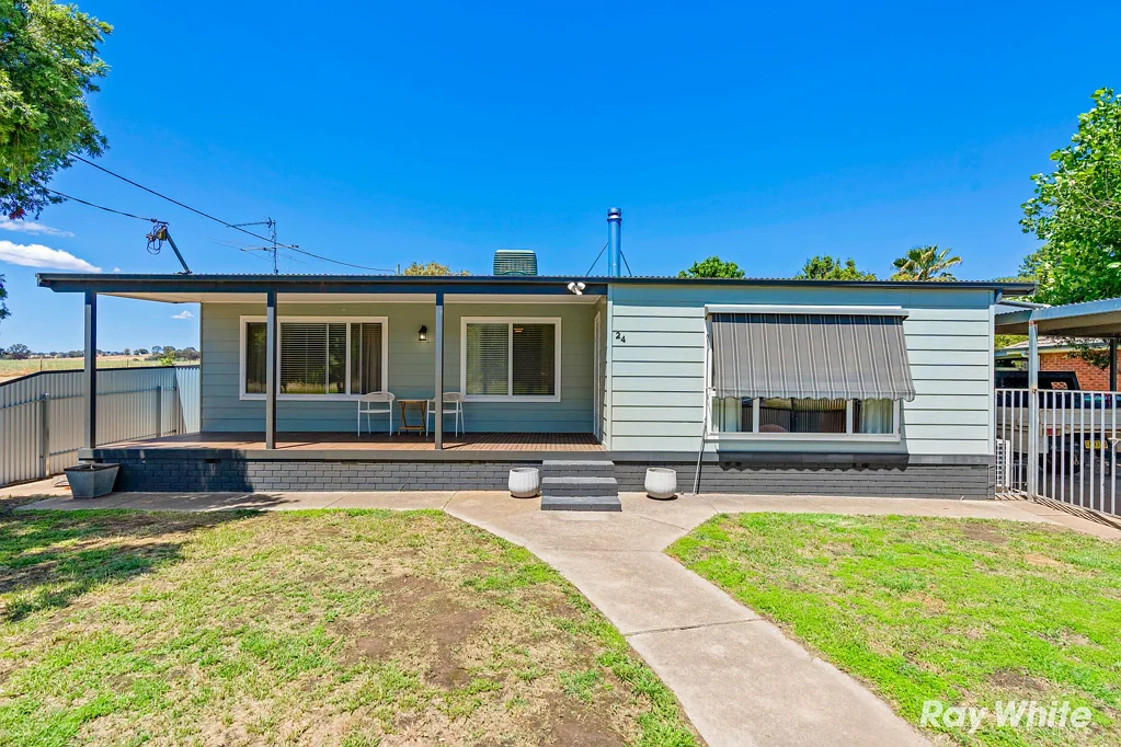 Ladysmith 3 Bedroom Rural Charm, Modern Convenience