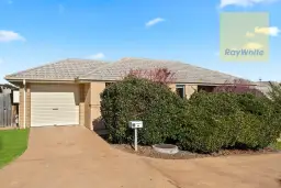 14 STOMBUCO PL, Goulburn