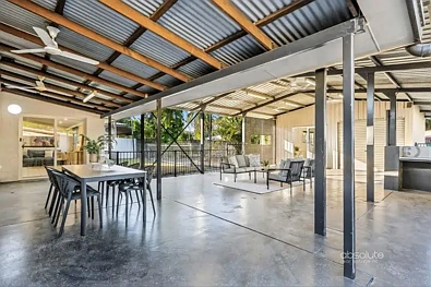 Bakewell 5房  Space, Flexibility and Serious Entertaining Appeal