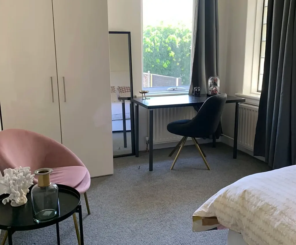 The Toorak Collective - Room 4