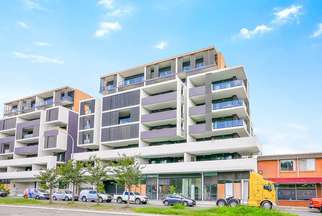 Kingswood 2 Bedroom LOOK AT THE LOCATION!
