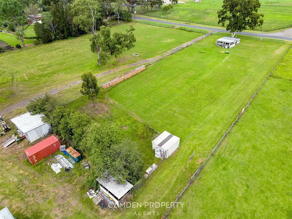 Catherine Field Strategic Landholding with Rare 100m Frontage in Catherine Field Growth Corridor! Plus over $100k in machinery and building materials included!