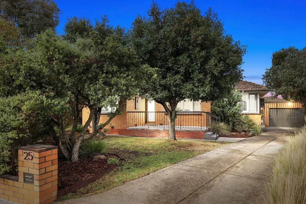 25 Kiama Drive, Lalor, VIC 3075