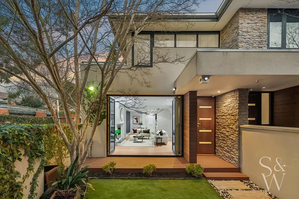 Elwood 3 Slaapkamer Executive Townhouse In Tranquil Setting