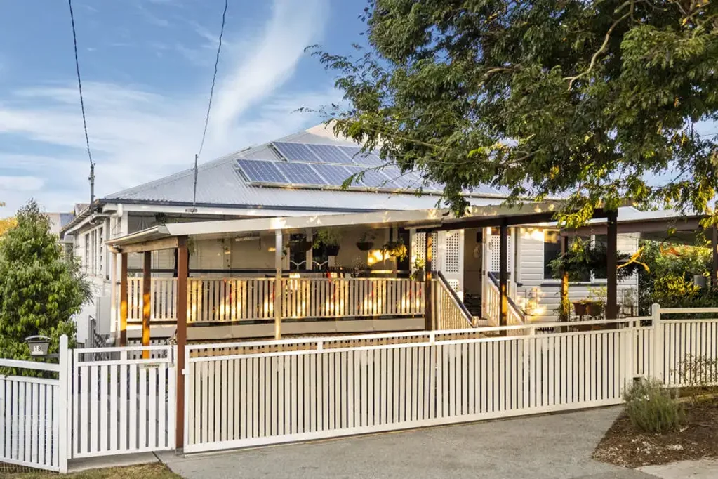 18 Talbot Street, Coorparoo, QLD 4151