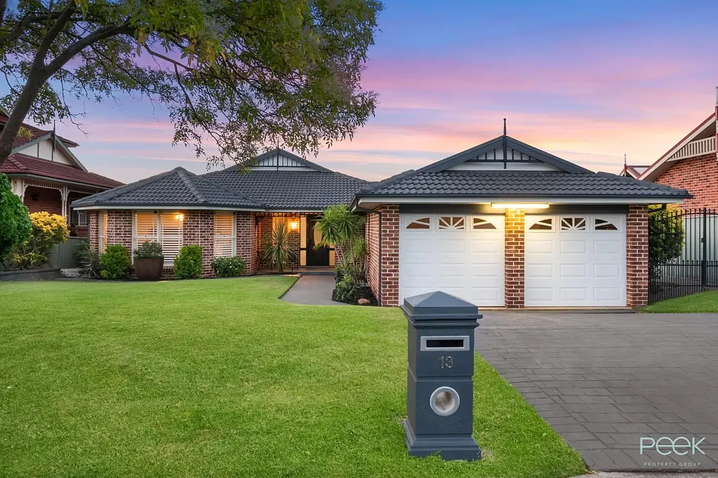 Richmond 5 Bedroom Executive Residence in Premier Location - 801 SQM Block