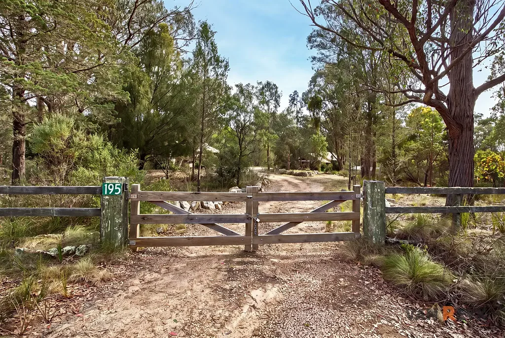 Granite Rock 3房  Hobby farm near Bairnsdale - 49 acres semi-cleared and bush
