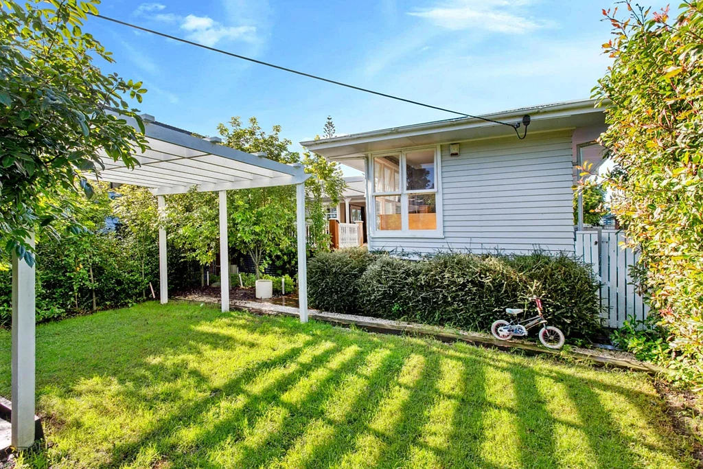 Henderson 4房  Secure Income + Future Living Potential