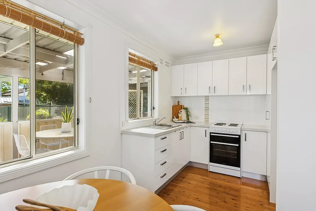 5 Isis Street, Wyoming, NSW 2250