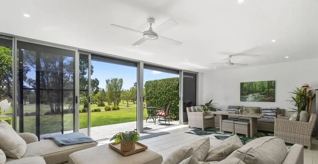 Luxury Golf Course Villa – Come and make it Home!