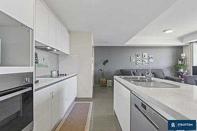 Cannington 2房  Elevated City Living With Iconic Views