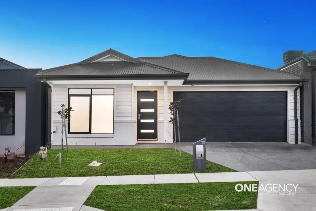 Fraser Rise 4房 在建筑商保修期内 + 已出租 + 理想的SMSF - 立即致电我们 Under Builders Warranty + Already Leased +  Ideal SMSF - CALL US NOW