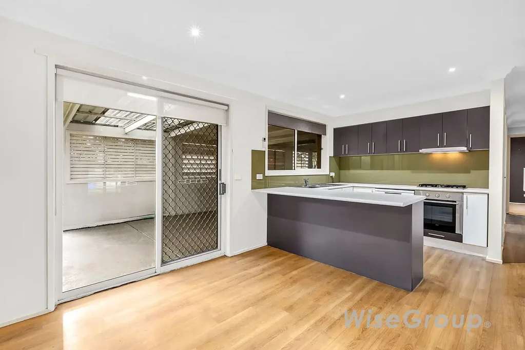 House With Location In NARRE WARREN!