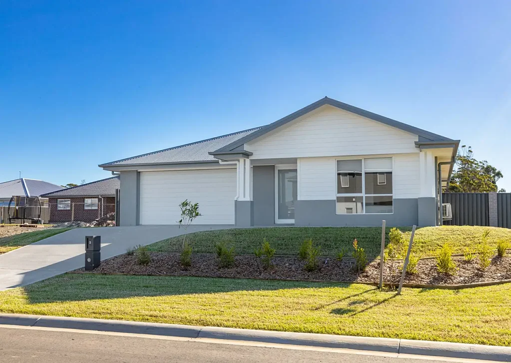 2 Newport Circuit, Old Bar, NSW 2430