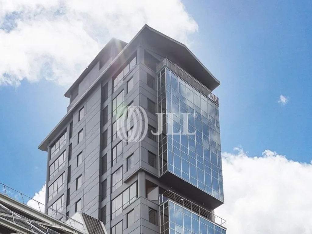 Auckland Central  Full floor with ease of access