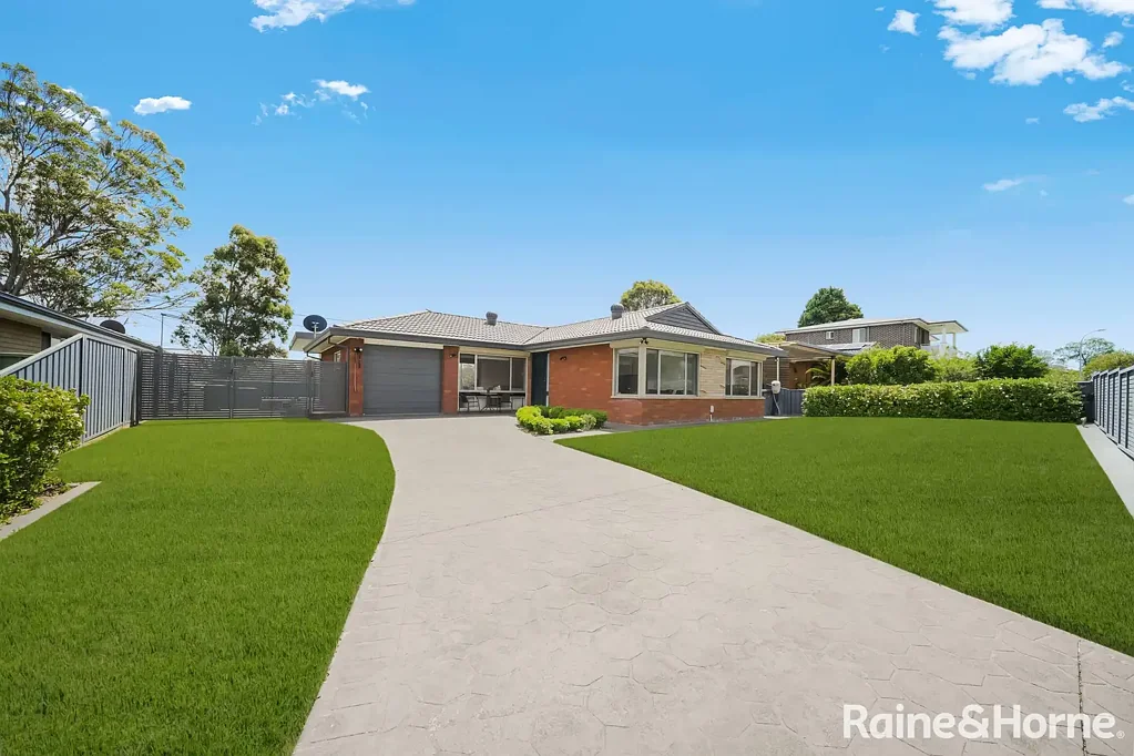 12 Fergusson Street, Glenfield, NSW 2167