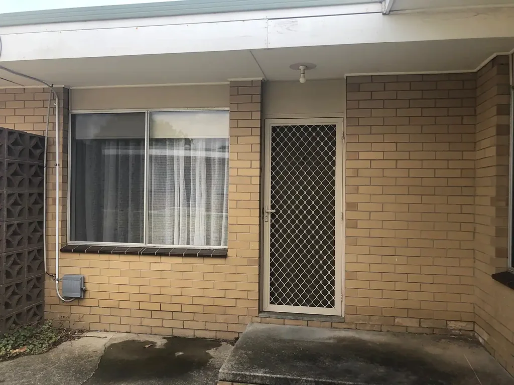 ONE BEDROOM UNIT IN GREAT LOCATION